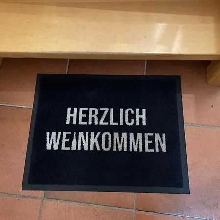 Vakantiehuis Comes Historisches Weinbuero *